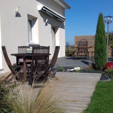 terrasse deux niveaux marche bois massif ardoise treillage brise vent Acti Sud Paysage paysagiste Dijon