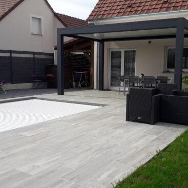 terrasse plage piscine grès cérame effet bois pose collée pergola Acti Sud Paysage paysagiste Dijon