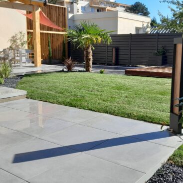 terrasse bois amovible piscine dallage grès cérame gazon placage rouleaux plantations Acti Sud Paysage paysagiste Dijon