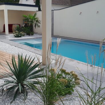 terrasse bois exotique cumaru allée dallage massifs piscine palmiers Acti Sud Paysage paysagiste Dijon