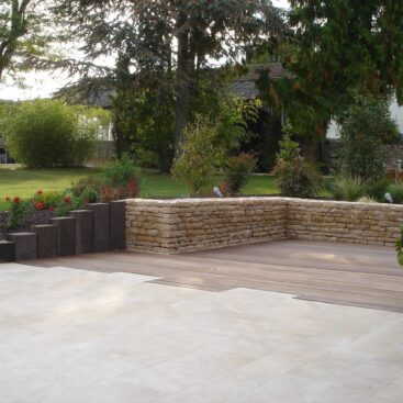 terrasse bois pierre naturelle muret pierre sèches poutres massif Actisud Paysage paysagiste Dijon